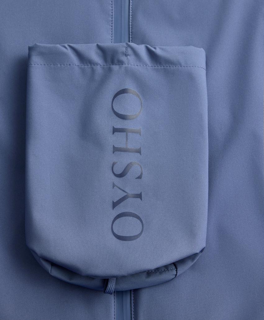 Ультралегкая упаковываемая куртка с водонепроницаемостью 10 000 мм