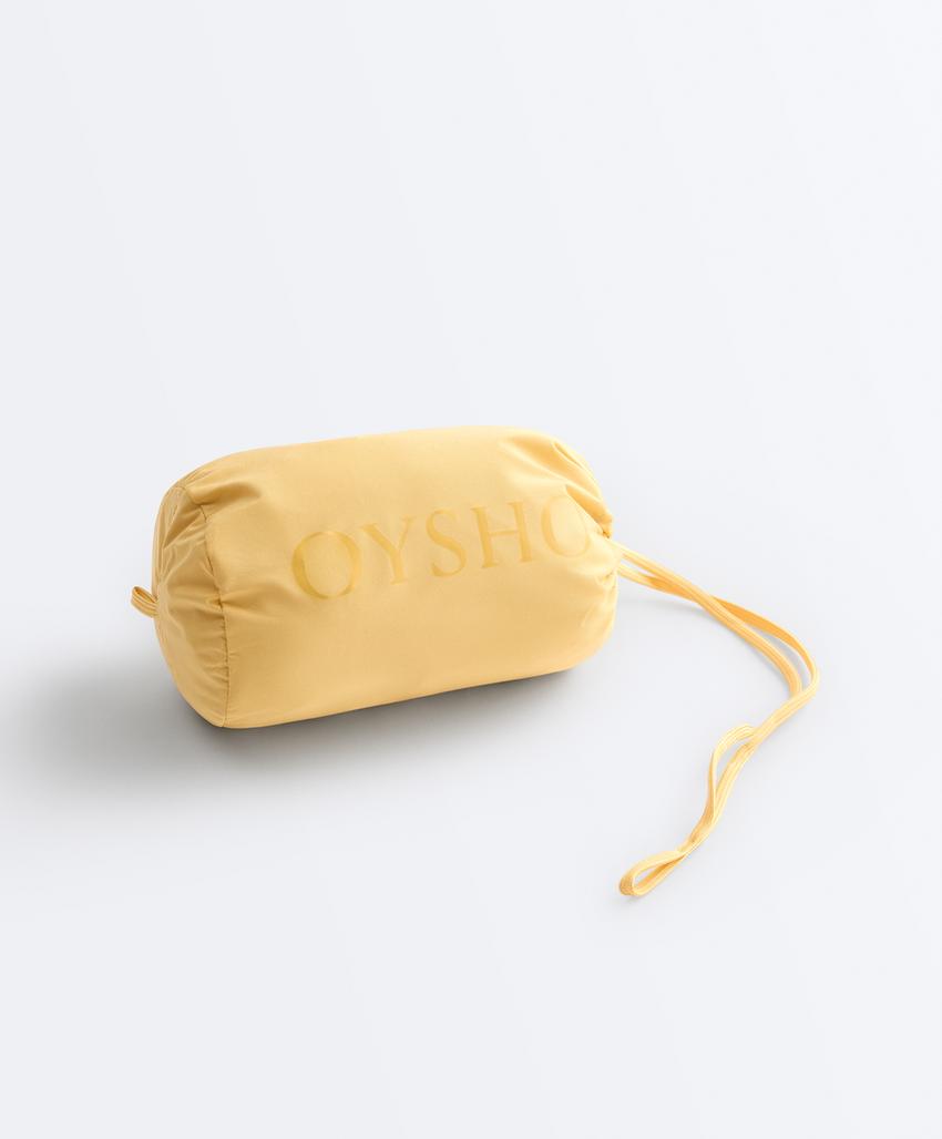 Ультралегкая упаковываемая куртка с водонепроницаемостью 10 000 мм