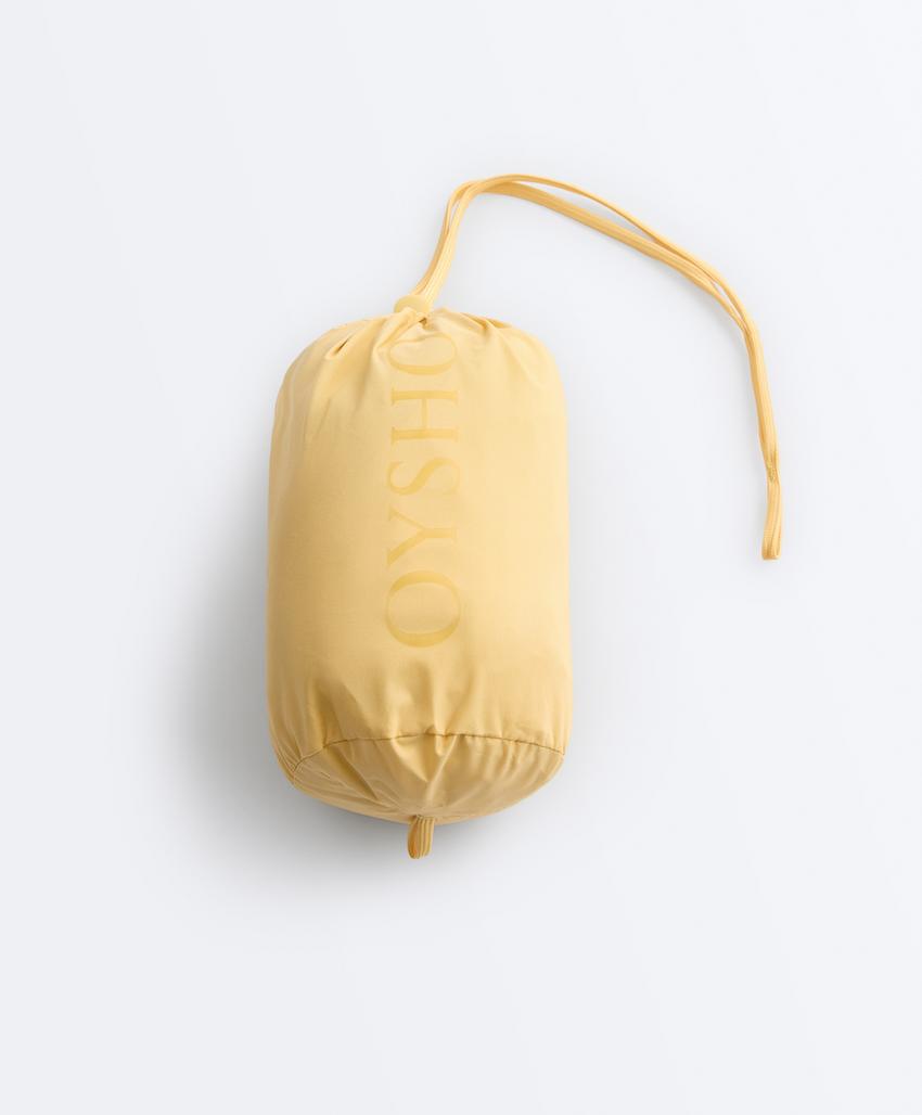 Ультралегкая упаковываемая куртка с водонепроницаемостью 10 000 мм