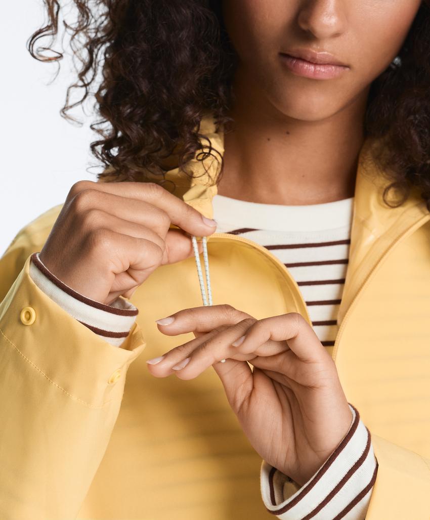 Ультралегкая упаковываемая куртка с водонепроницаемостью 10 000 мм