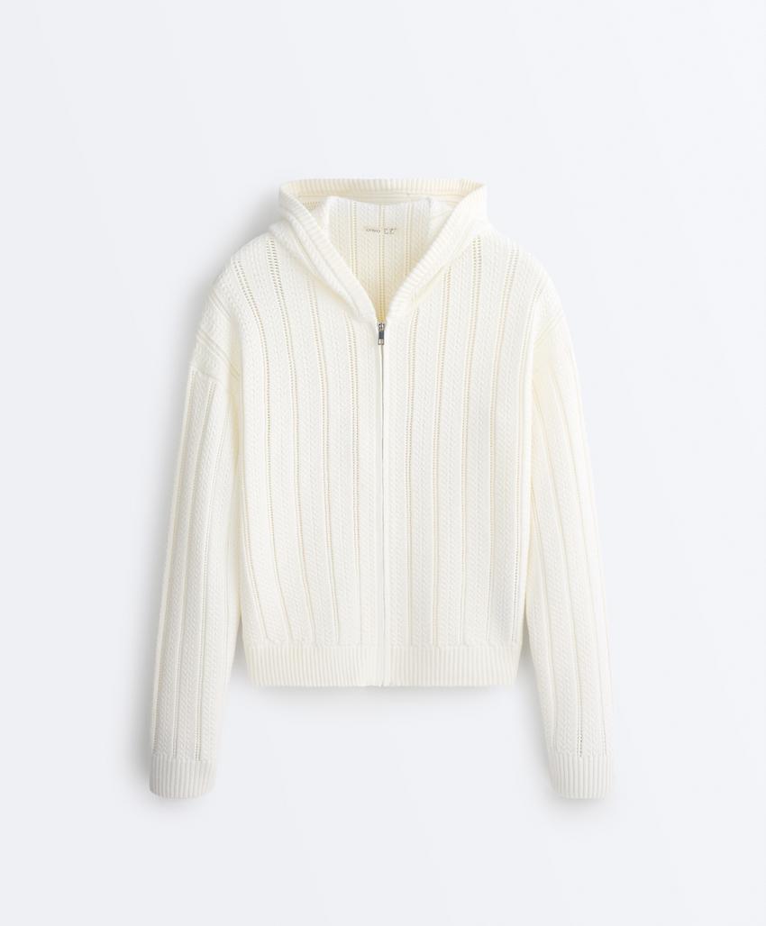 Вязаная ажурная куртка с капюшоном