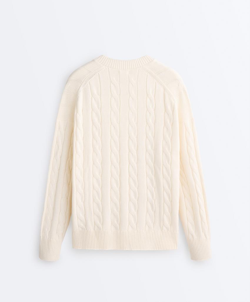 Свитер с V-образным вырезом и узором «косы» из 100% хлопка