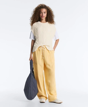 Жилет с круглым вырезом и узором «косы»- Заказать в России