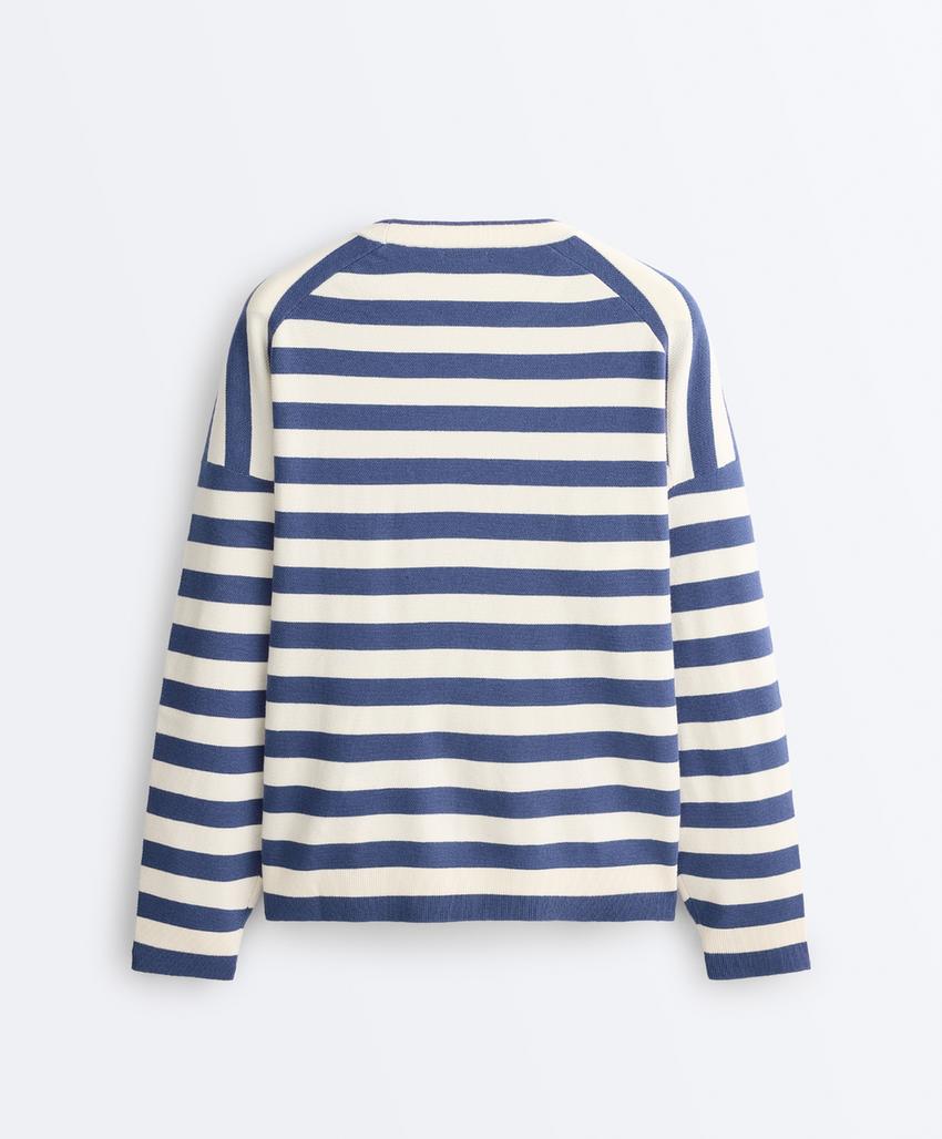 Трикотажный свитер в полоску