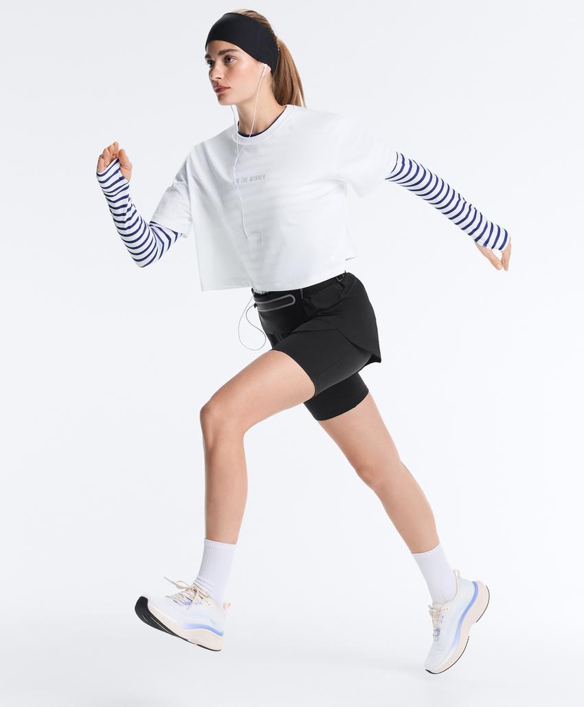 Лонгслив в полоску из высокотехнологичной ткани