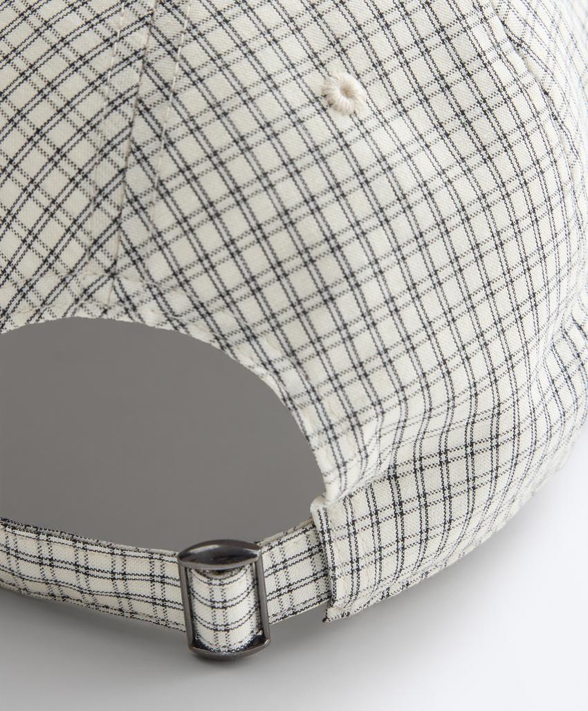 Кепка с принтом в клетку