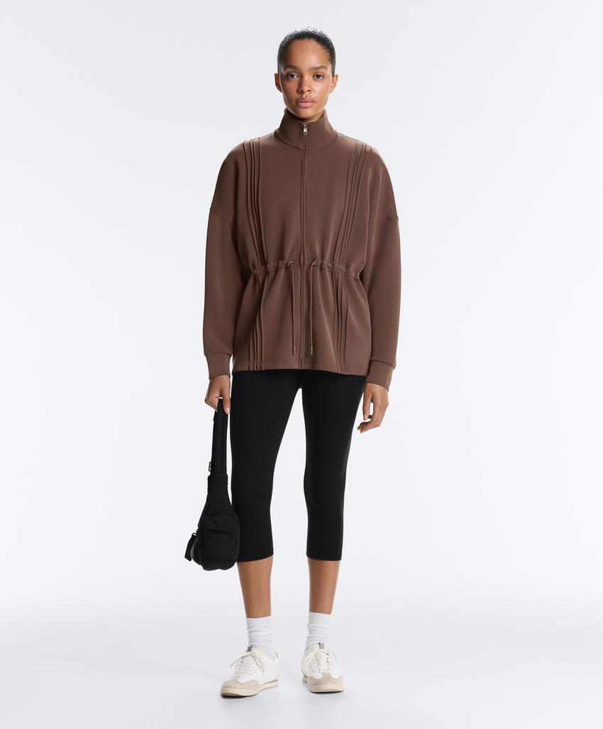 Длинная куртка в рубчик с модалом и воротником-стойкой