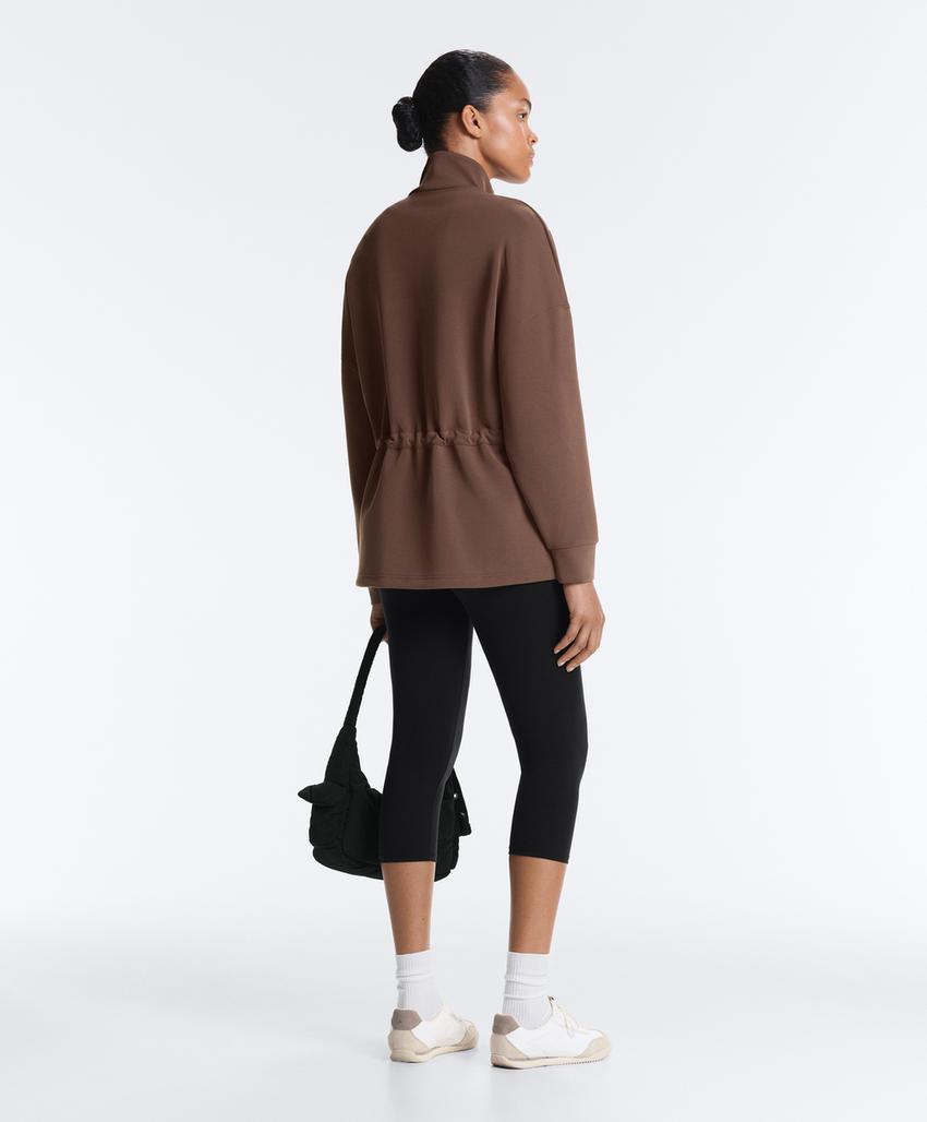 Длинная куртка в рубчик с модалом и воротником-стойкой