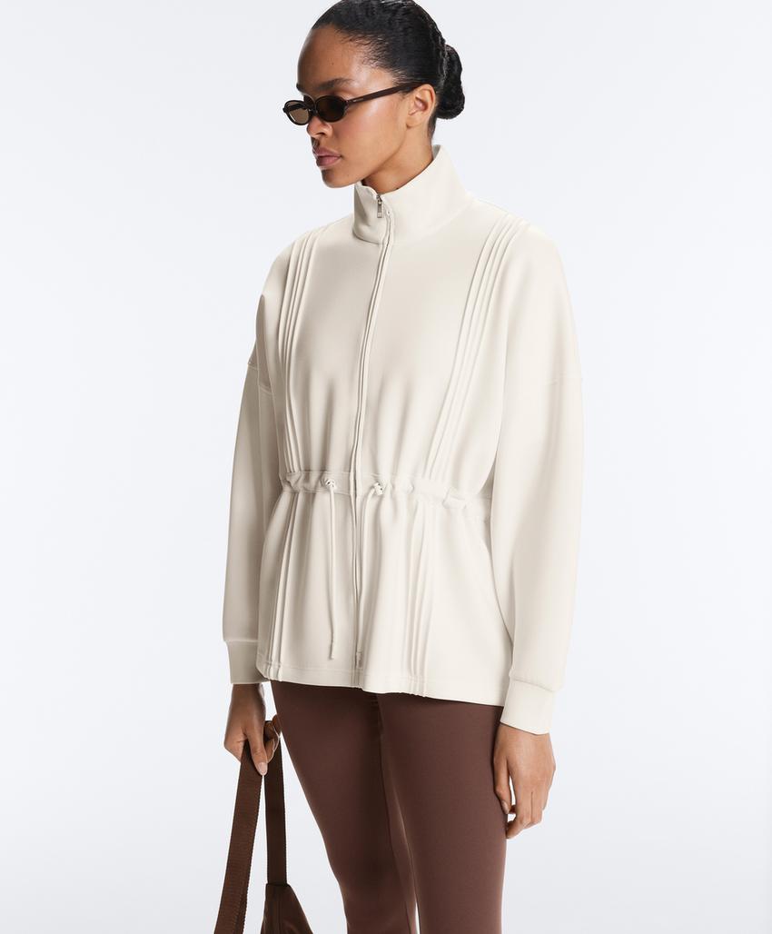 Длинная куртка в рубчик с модалом и воротником-стойкой