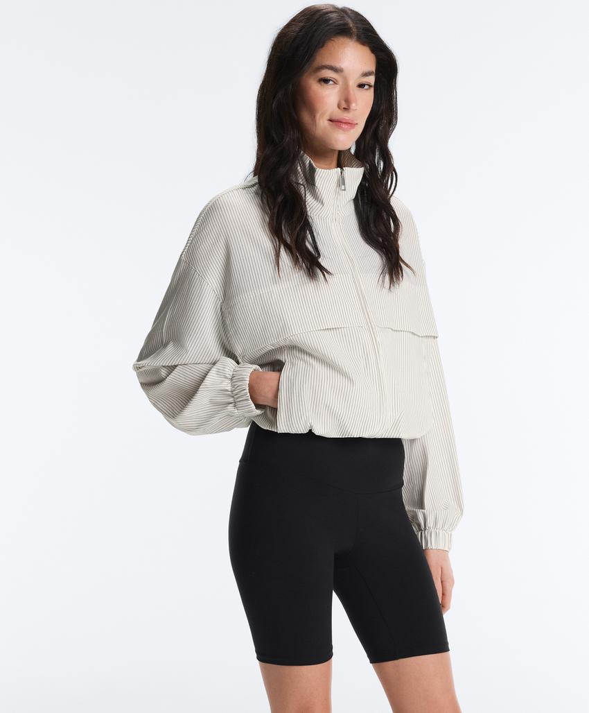 Куртка в полоску из эластичной ткани