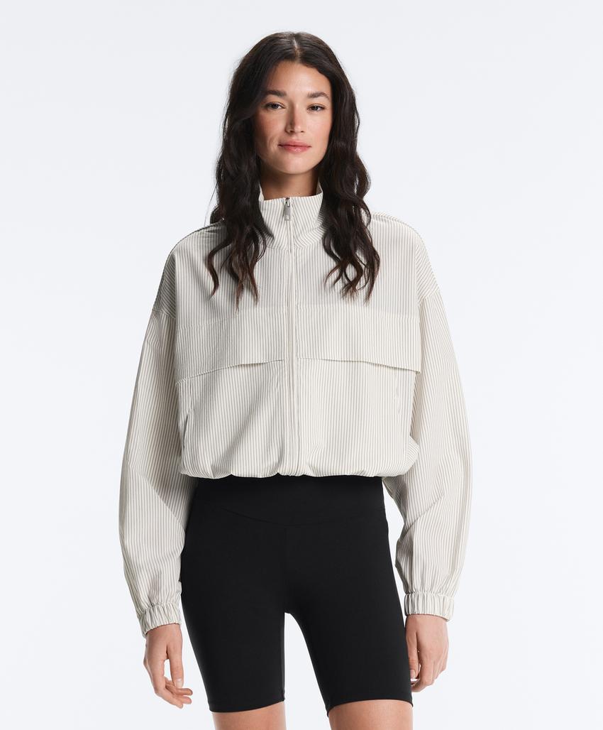 Куртка в полоску из эластичной ткани