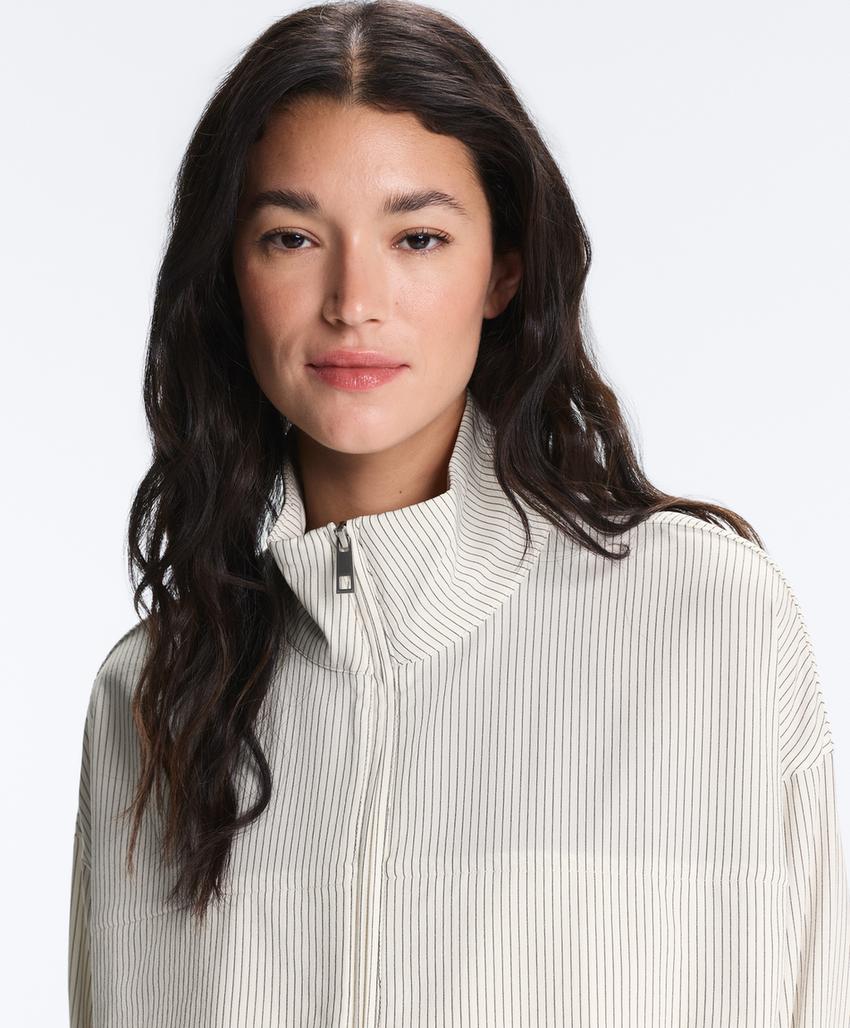 Куртка в полоску из эластичной ткани