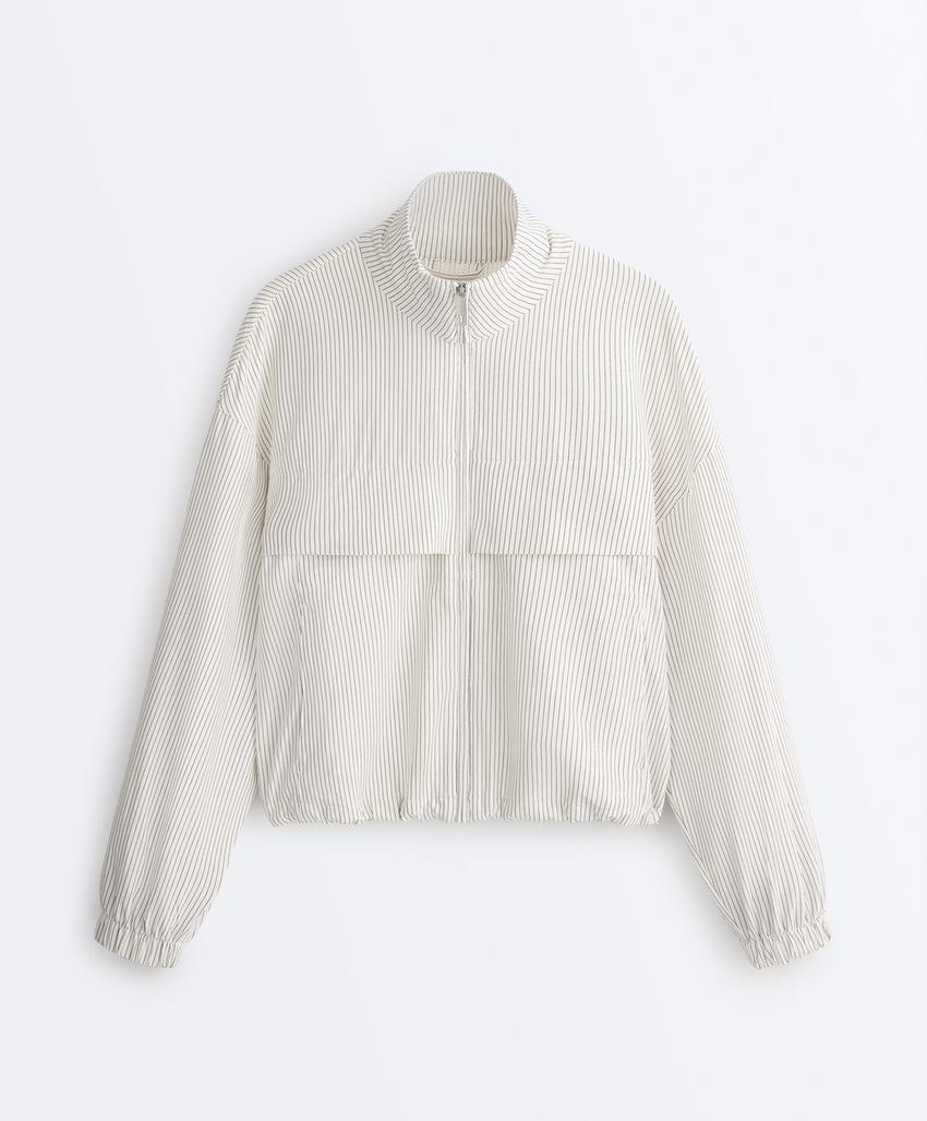 Куртка в полоску из эластичной ткани