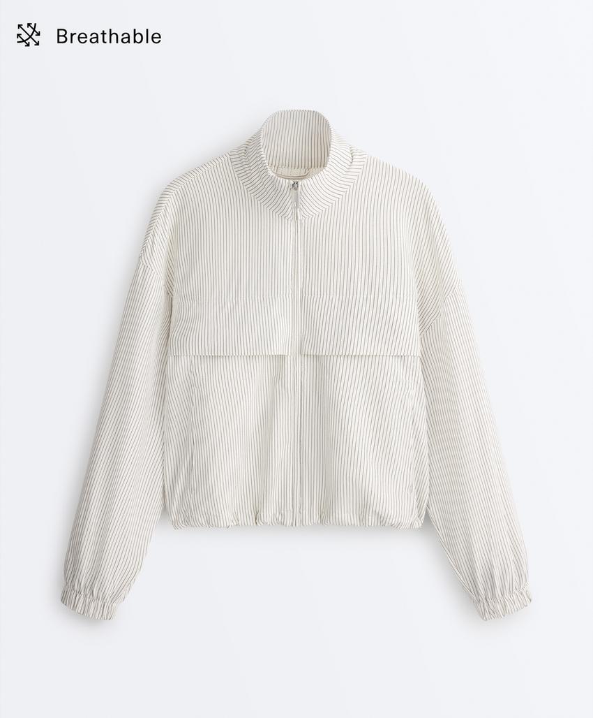 Куртка в полоску из эластичной ткани