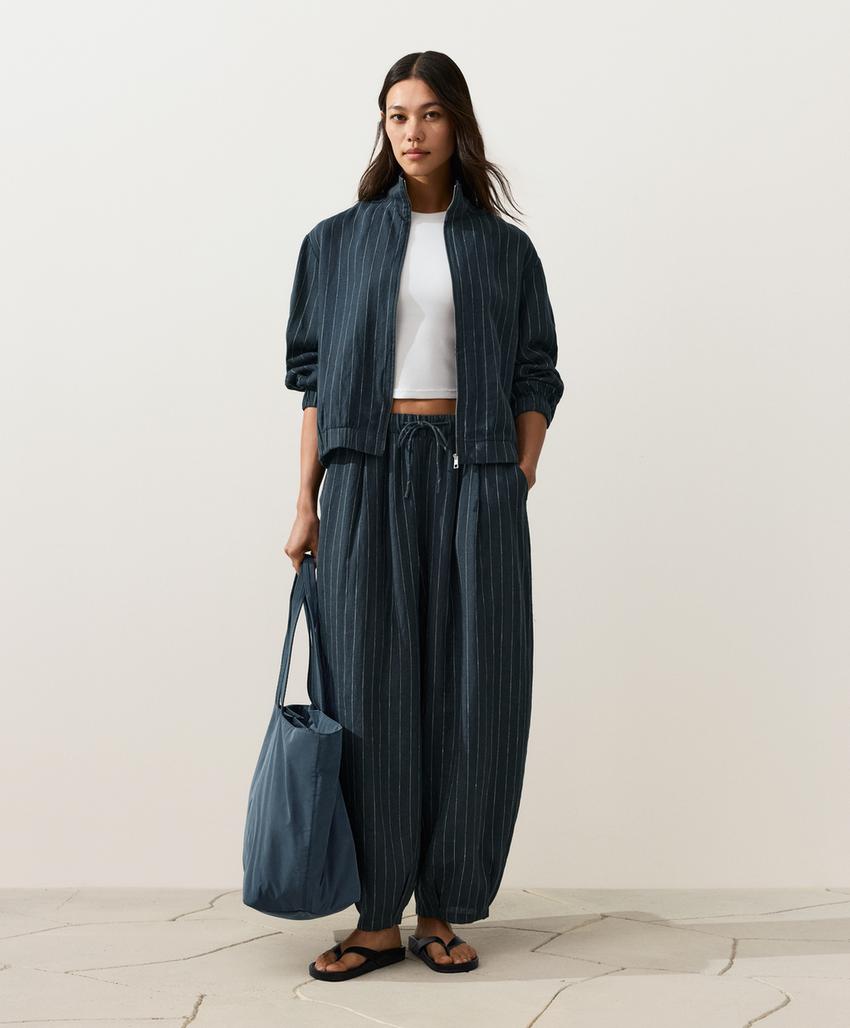 Куртка из 100%-го льна в тонкую полоску с высоким воротником