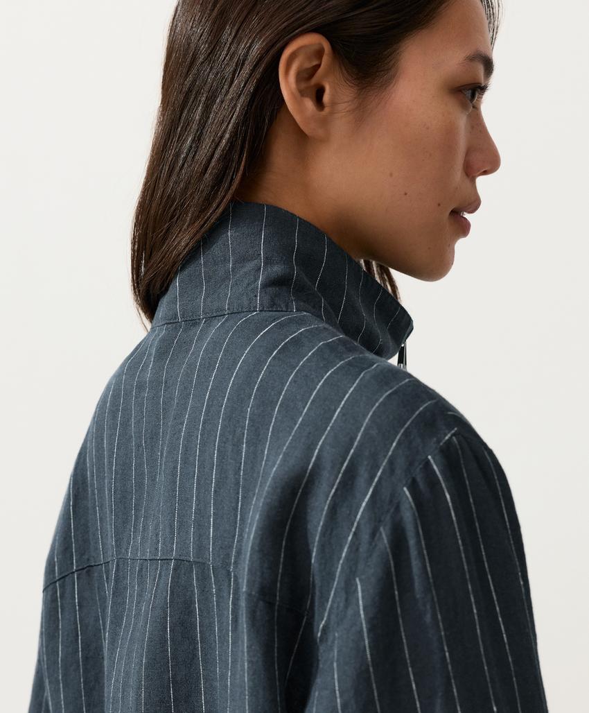 Куртка из 100%-го льна в тонкую полоску с высоким воротником