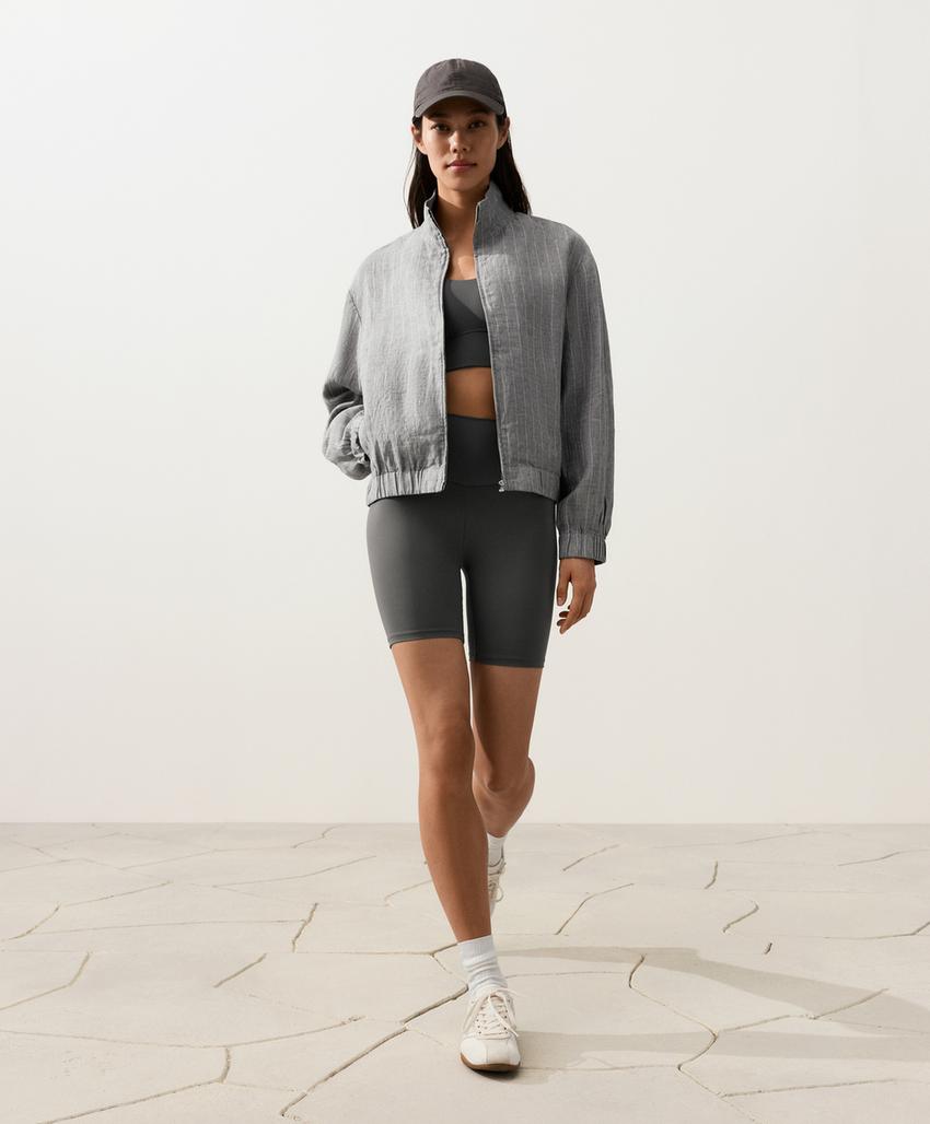 Куртка из 100%-го льна в тонкую полоску с высоким воротником