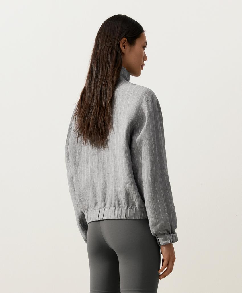 Куртка из 100%-го льна в тонкую полоску с высоким воротником