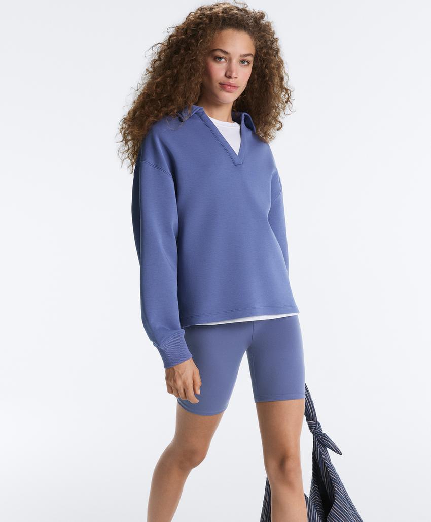 Поло с V-образным вырезом из смесового хлопка