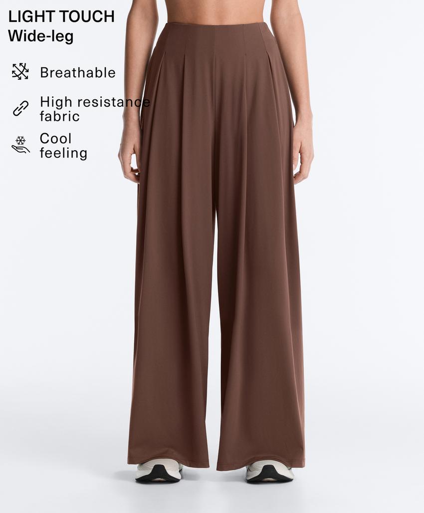 Широкие брюки Light Touch с защипами