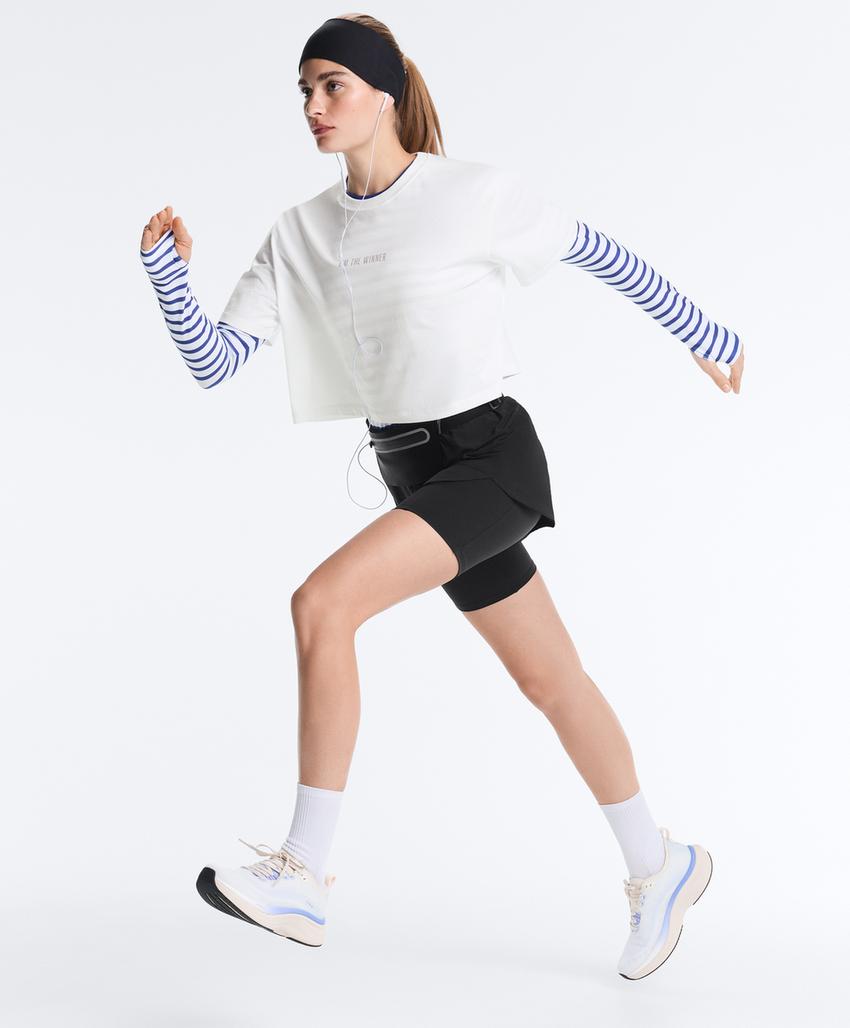 Укороченная футболка Boxy из смесового хлопка с надписью