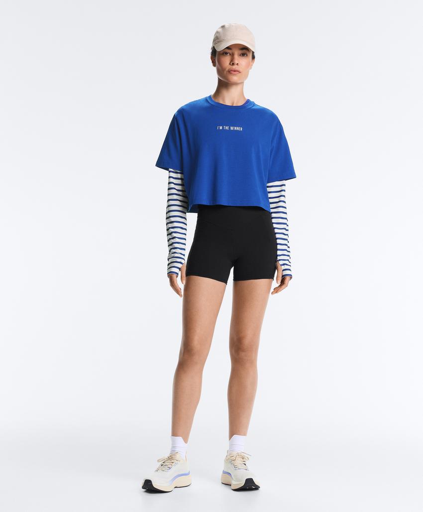 Укороченная футболка Boxy из смесового хлопка с надписью