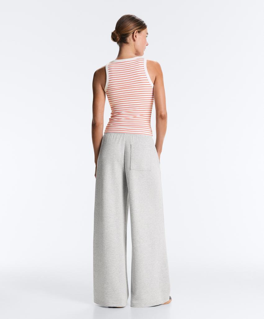 Удлиненный Майка - топ в рубчик с круглым вырезом из модала