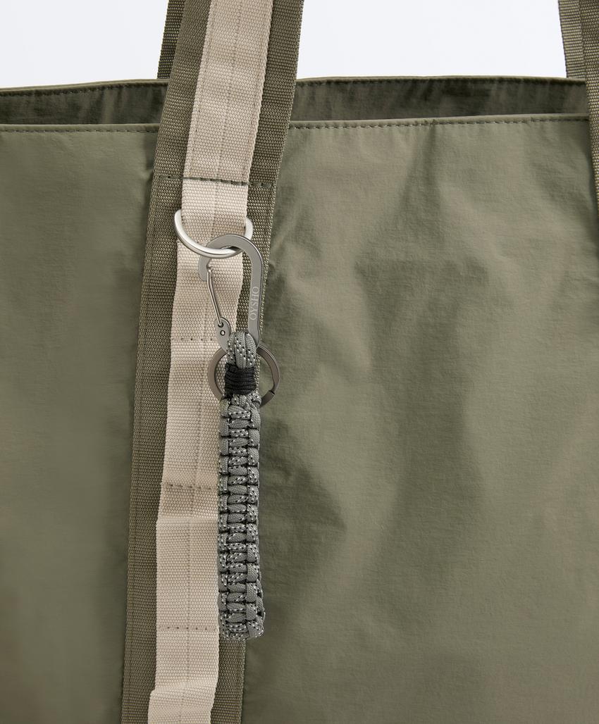 Подвеска для ключей с шнурком