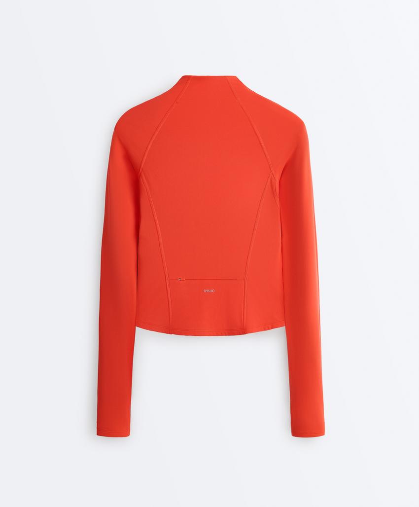 Легкая и теплая высокотехнологичная куртка с отстрочкой