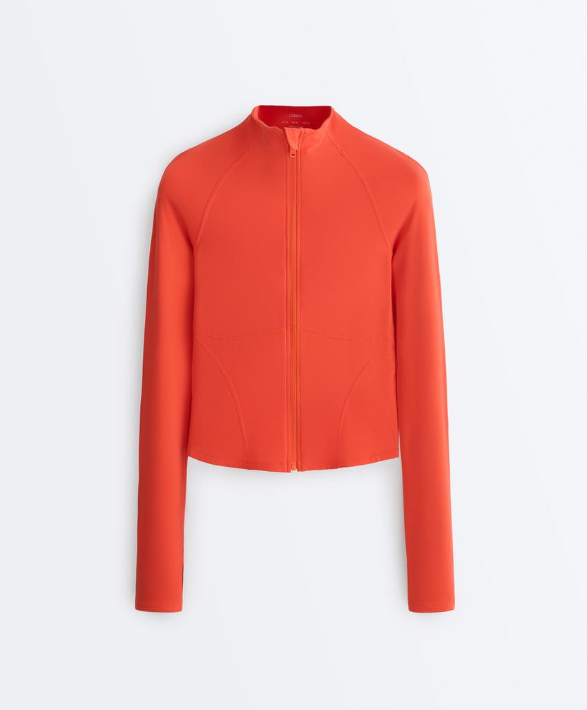 Легкая и теплая высокотехнологичная куртка с отстрочкой