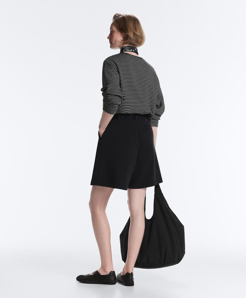 Бермуды с модалом и складками