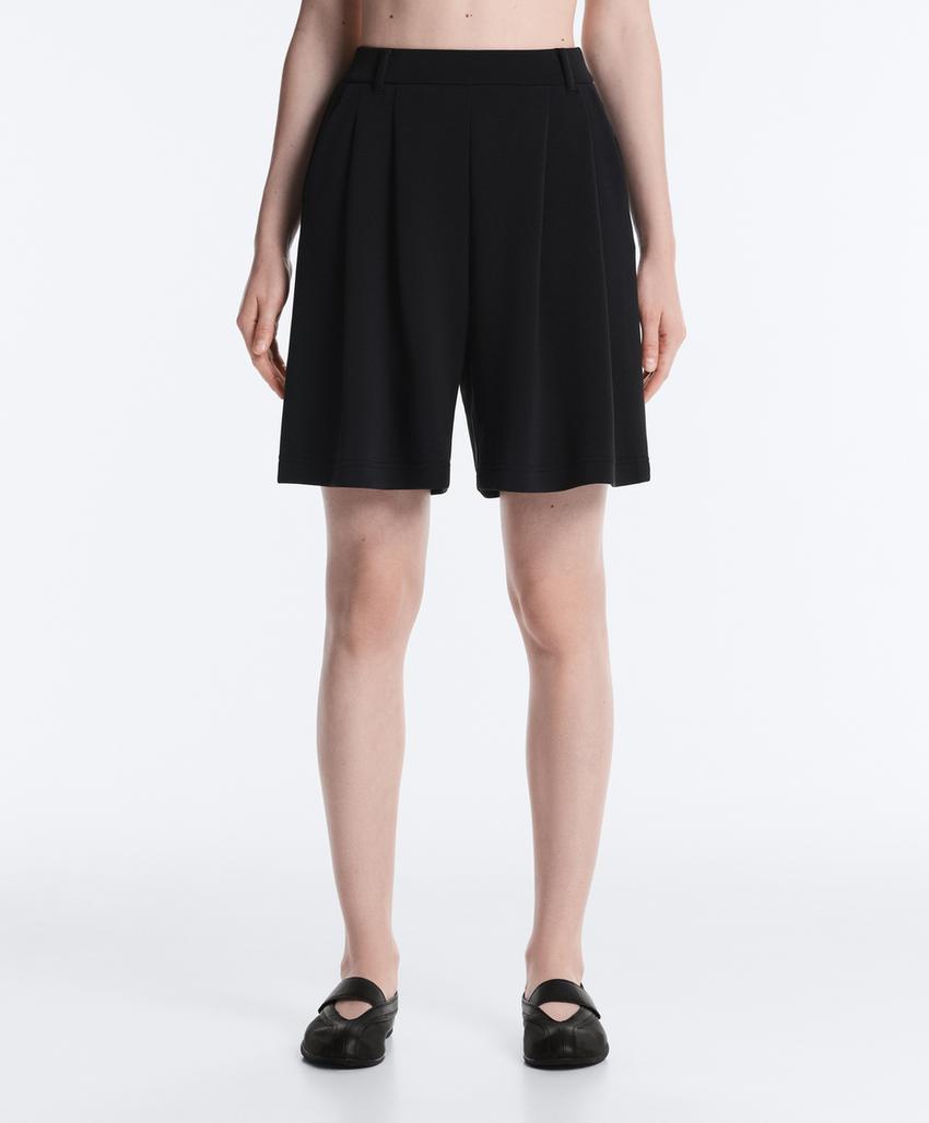 Бермуды с модалом и складками