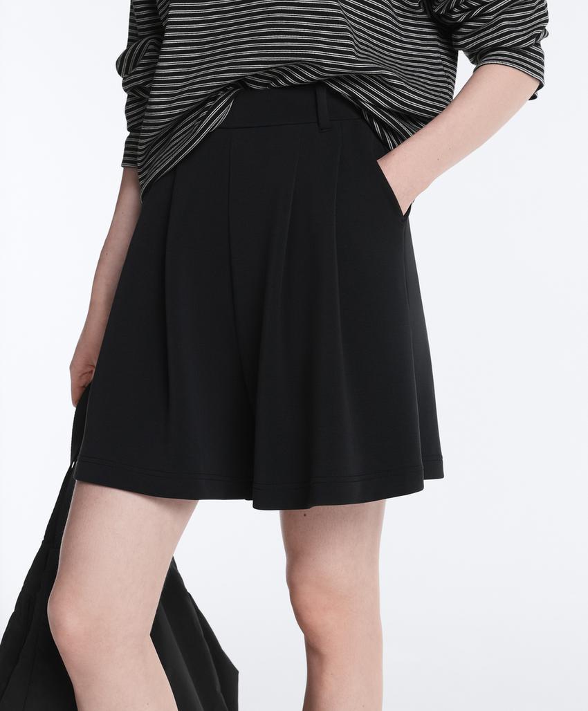 Бермуды с модалом и складками