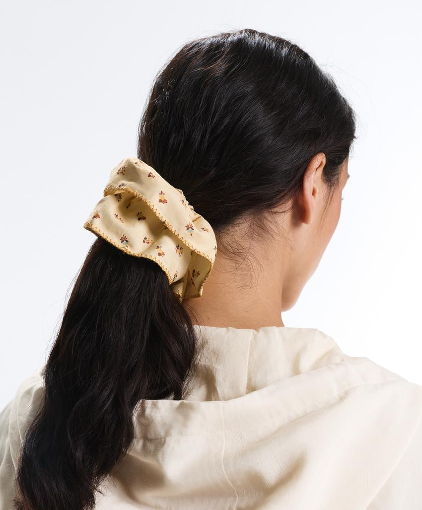 Большая резинка для волос с принтом