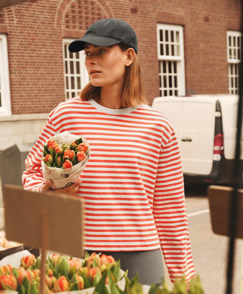 Футболка Boxy в полоску из 100%-го хлопка с длинными рукавами