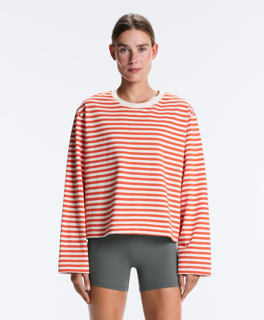 Футболка Boxy в полоску из 100%-го хлопка с длинными рукавами