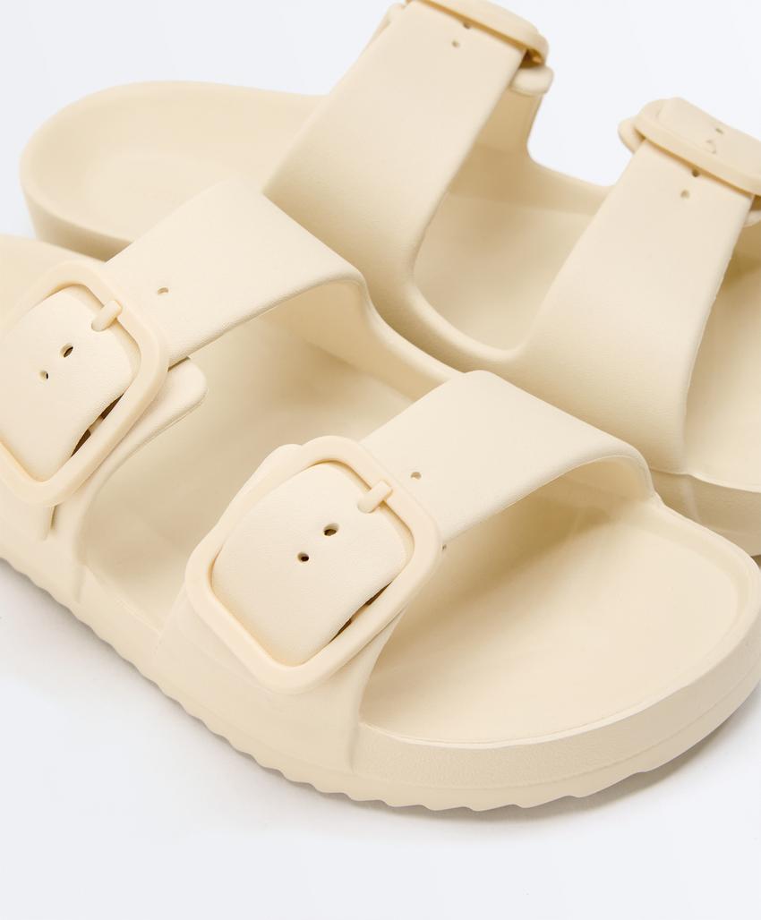 Сандалии для бассейна с пряжками