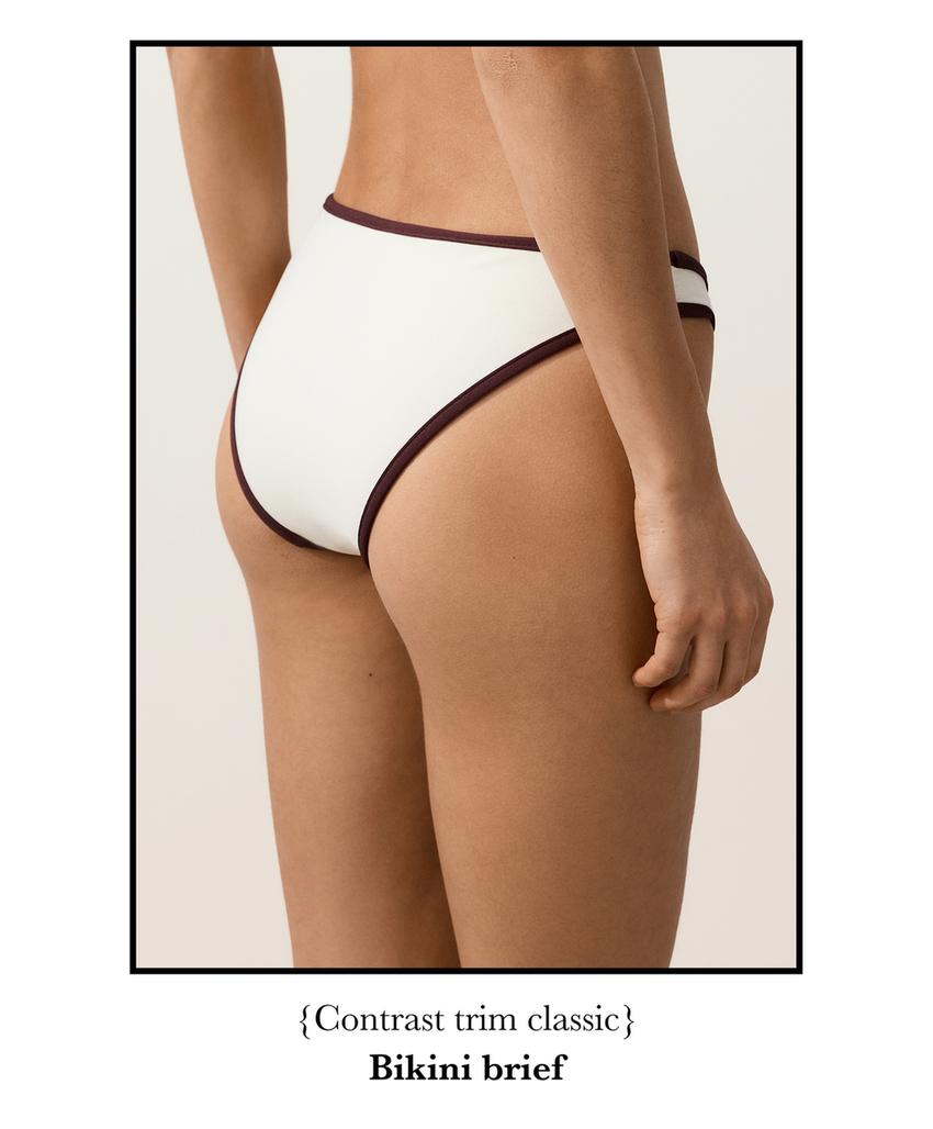 Классические плавки бикини с контрастной окантовкой