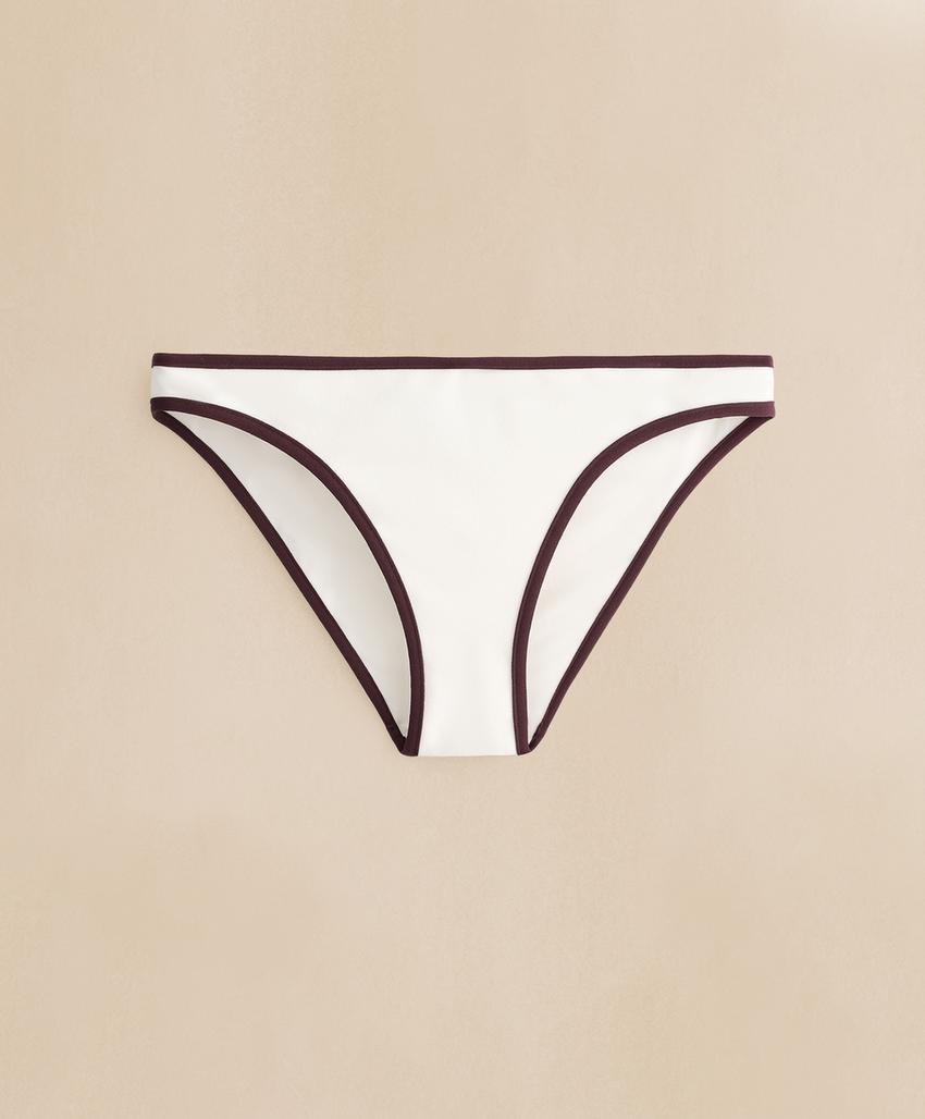Классические плавки бикини с контрастной окантовкой
