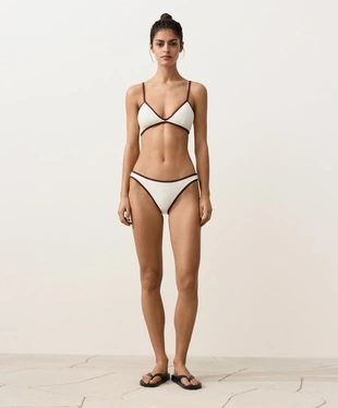 Классические плавки бикини с контрастной окантовкой- Заказать в России