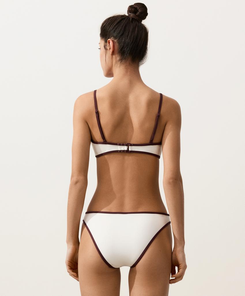 Топ бикини с треугольными чашками и контрастной окантовкой