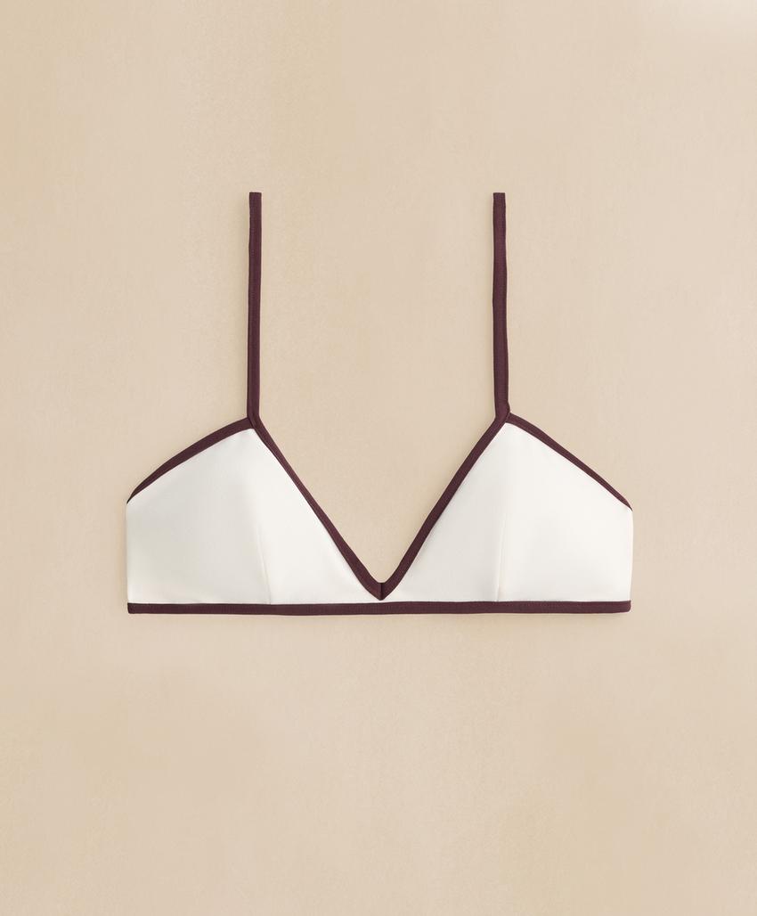 Топ бикини с треугольными чашками и контрастной окантовкой