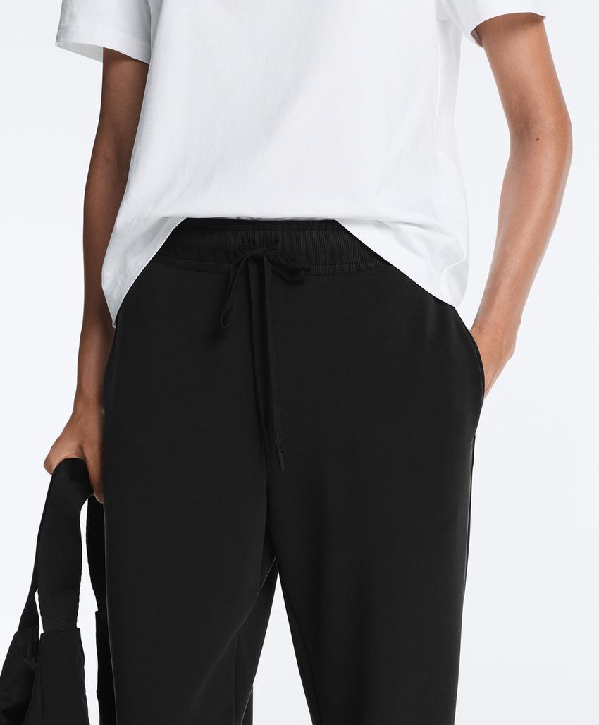 Зауженные брюки Jogger из мягкого модала в рубчик