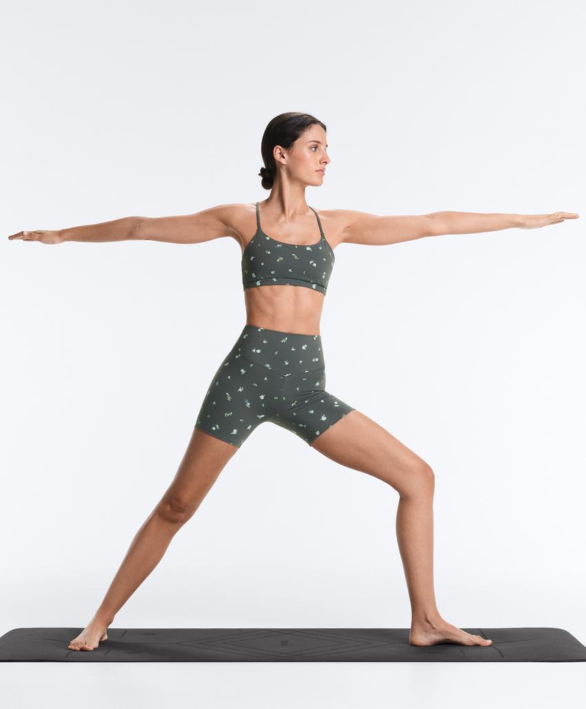 Спортивный бюстгальтер Evermove с цветочным принтом