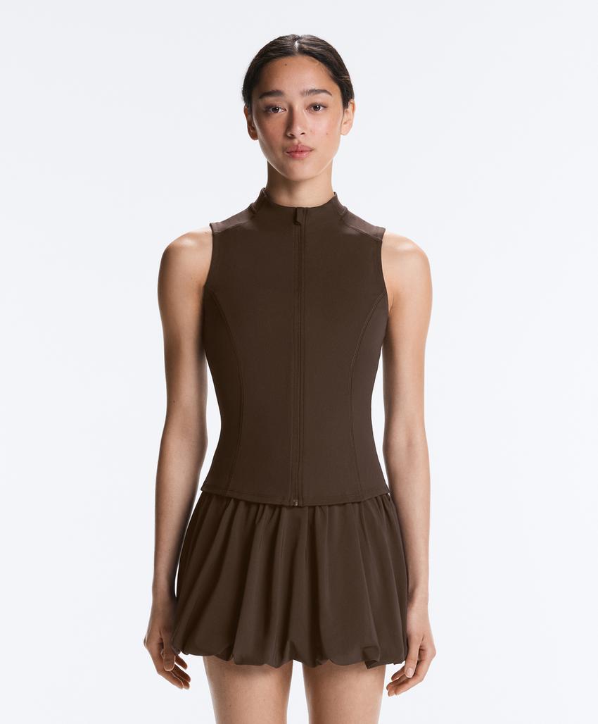 Футболка без рукавов на молнии