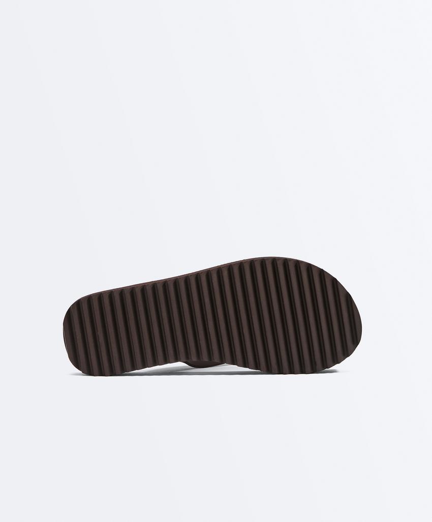 Sandálias de banho de plataforma com textura