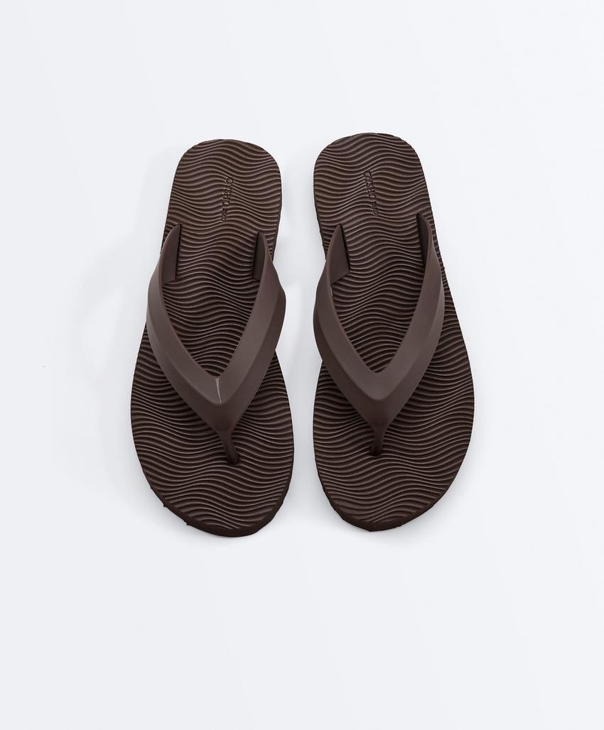 Sandálias de banho de plataforma com textura