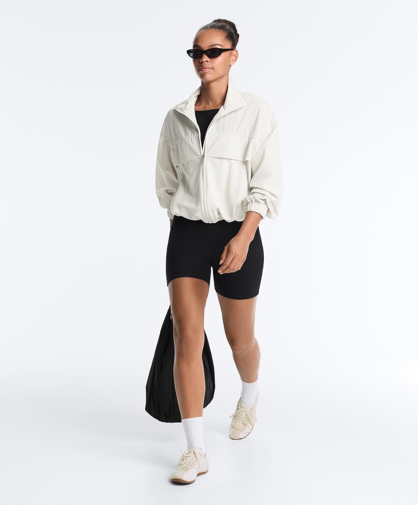 Короткий комбинезон Evermove с вырезом-лодочкой