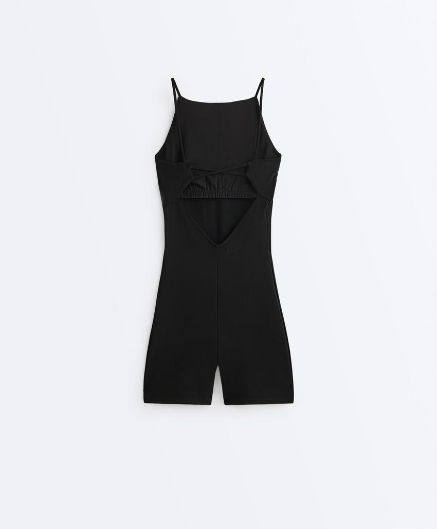 Короткий комбинезон Evermove с вырезом-лодочкой