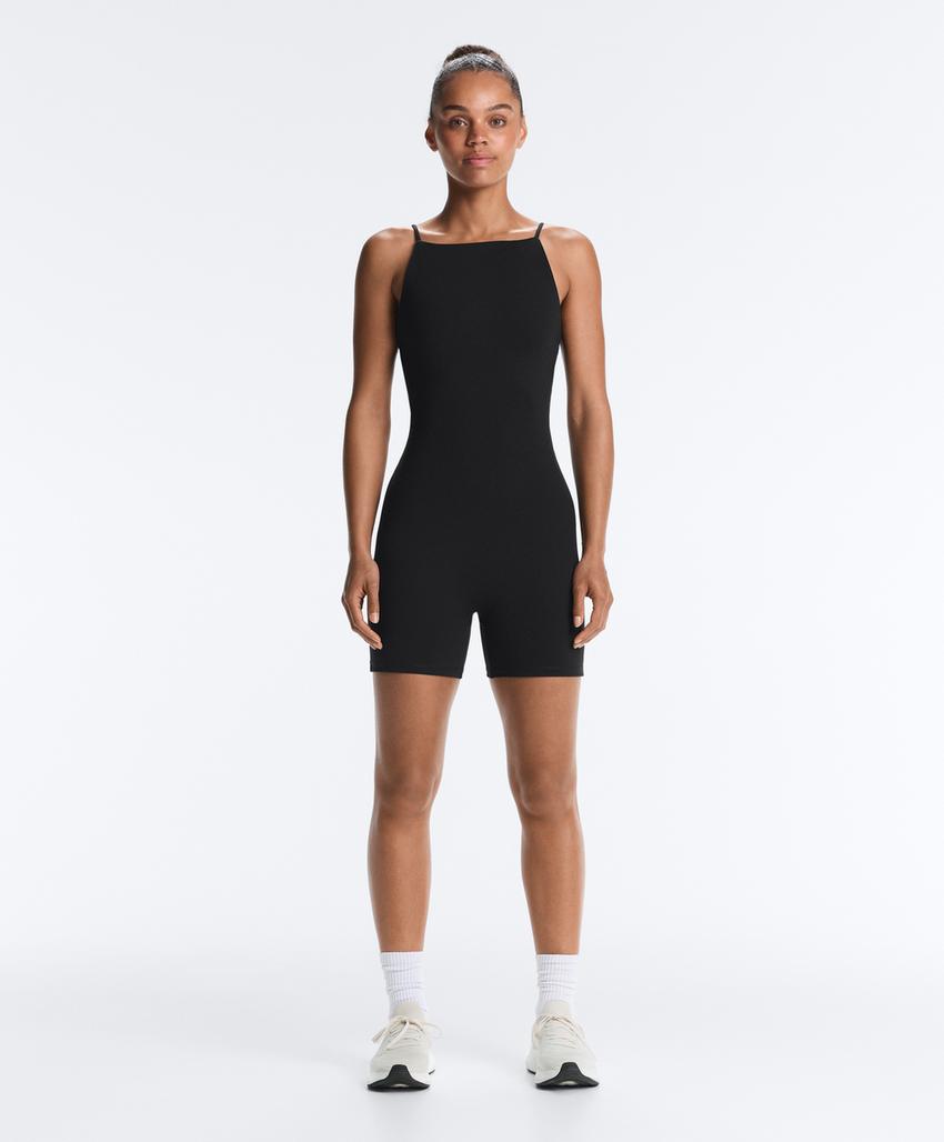 Короткий комбинезон Evermove с вырезом-лодочкой